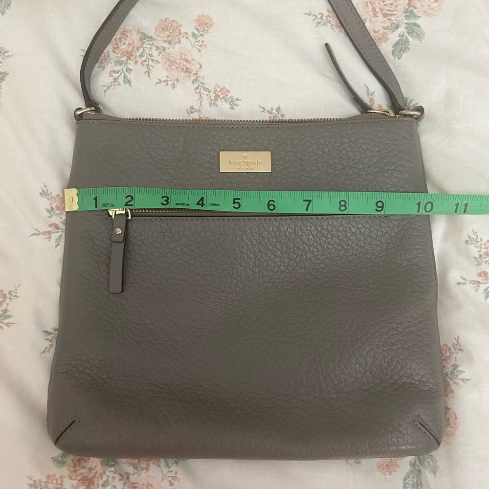 Kate Spade Gray Crossbody Bag with Gold Hardware - Picture 4 of 6